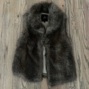 EUC Jack by BB Dakota Faux Fur Vest